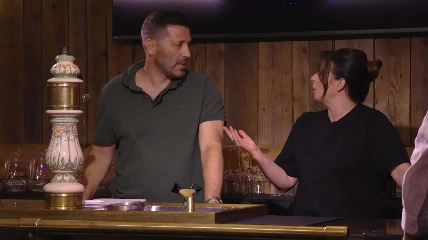 Effy Shkuri and Hendrika Willemse at the bar of the MSP Late Night studio